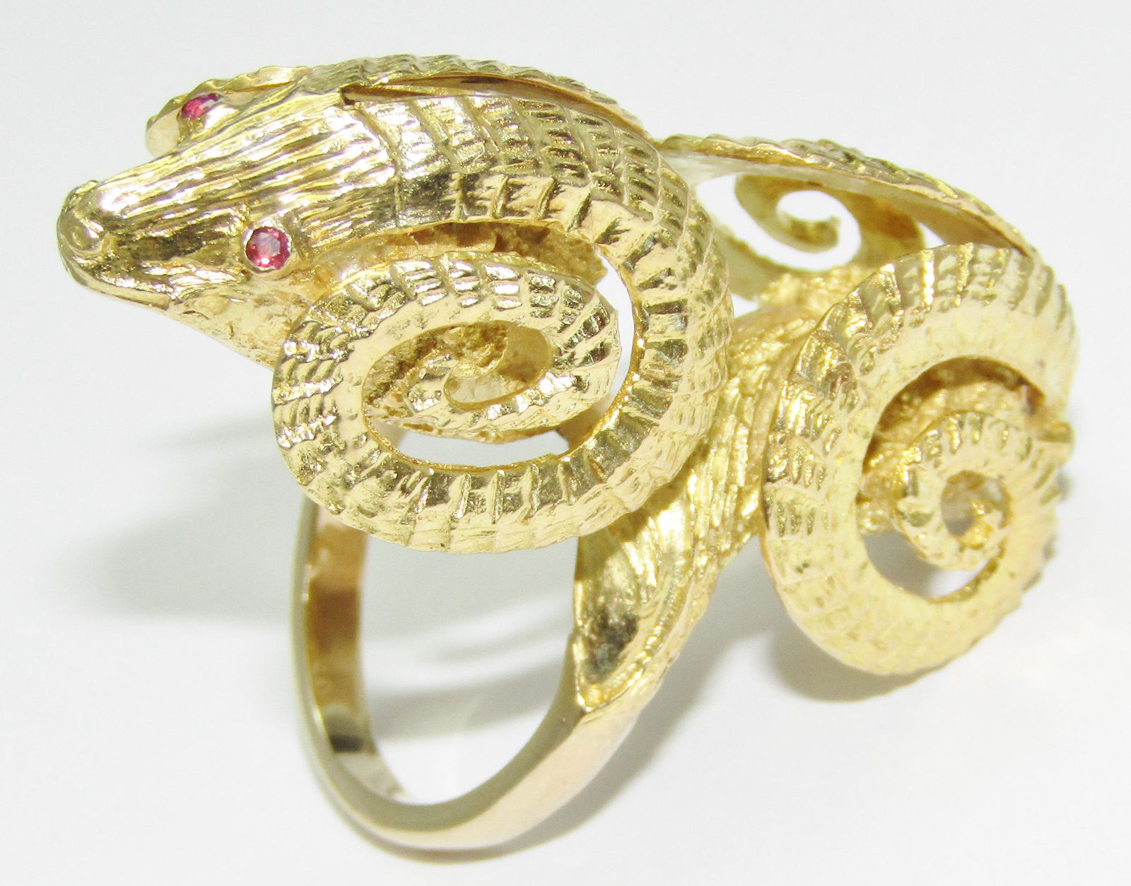 18 karat yellow gold double Rams head ring (1 of 1)