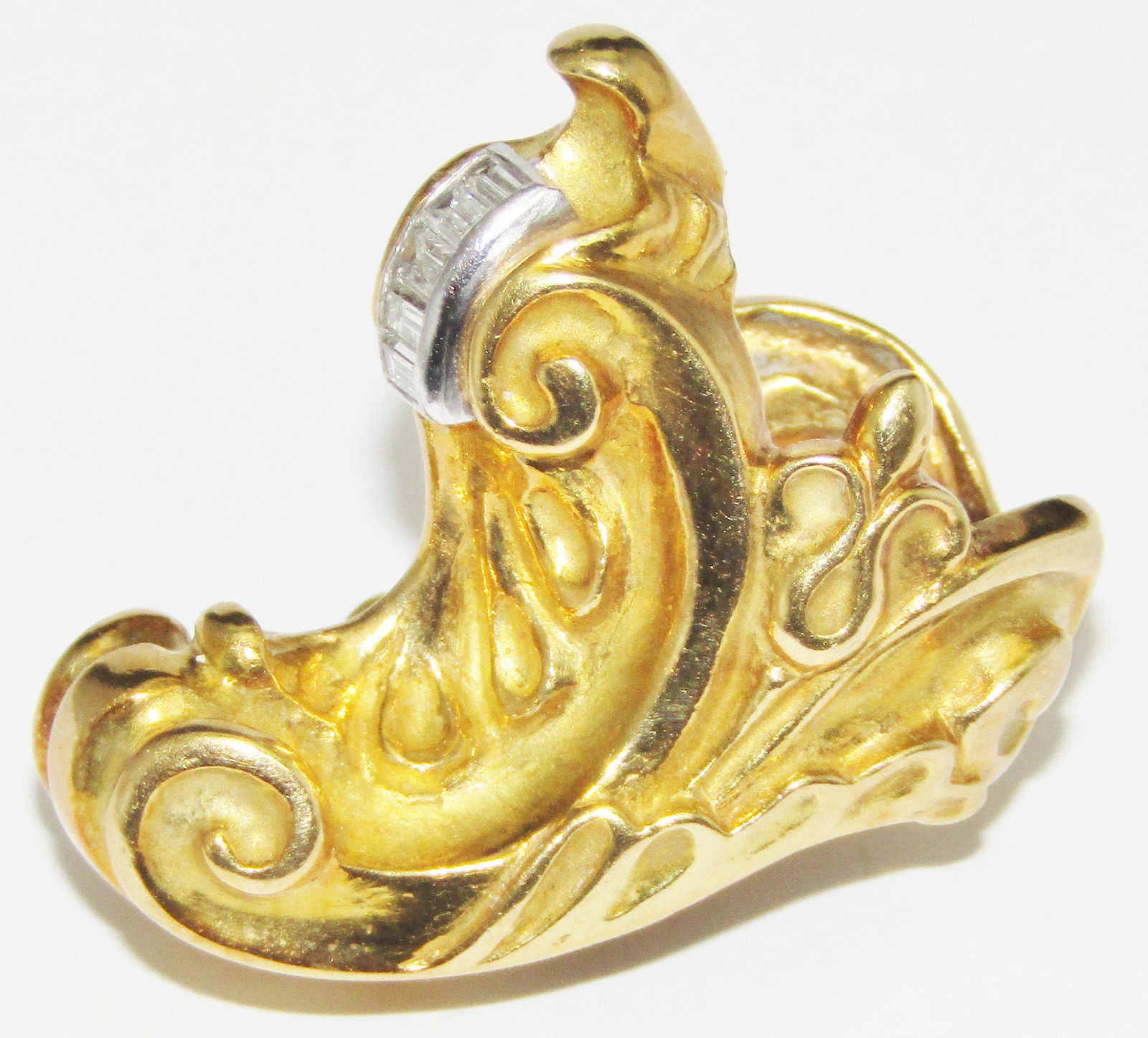 18Kt Yellow Gold and Diamond Ring (1 of 1)