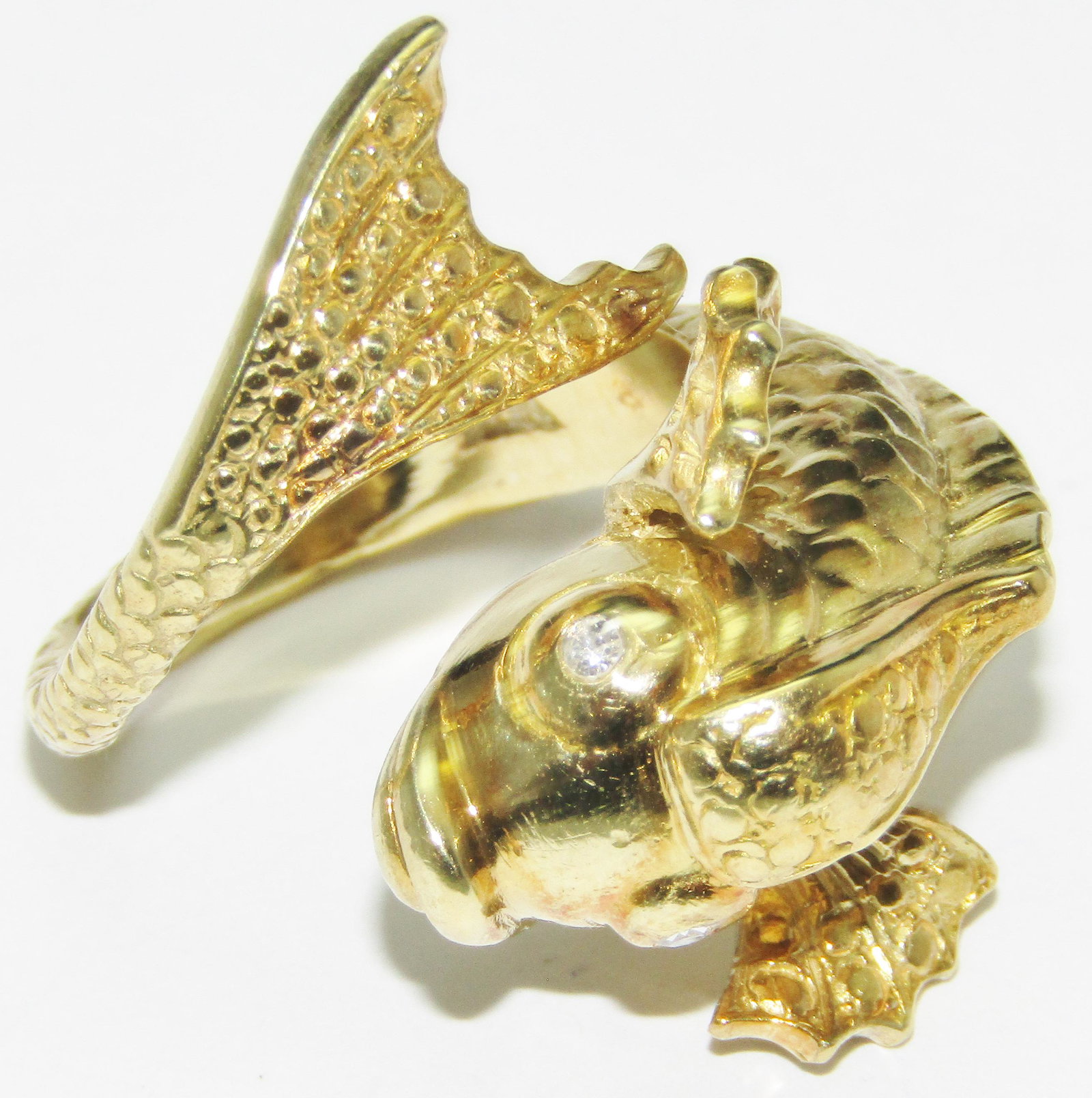 18Kt Gold Fish Ring with Diamonds (1 of 1)