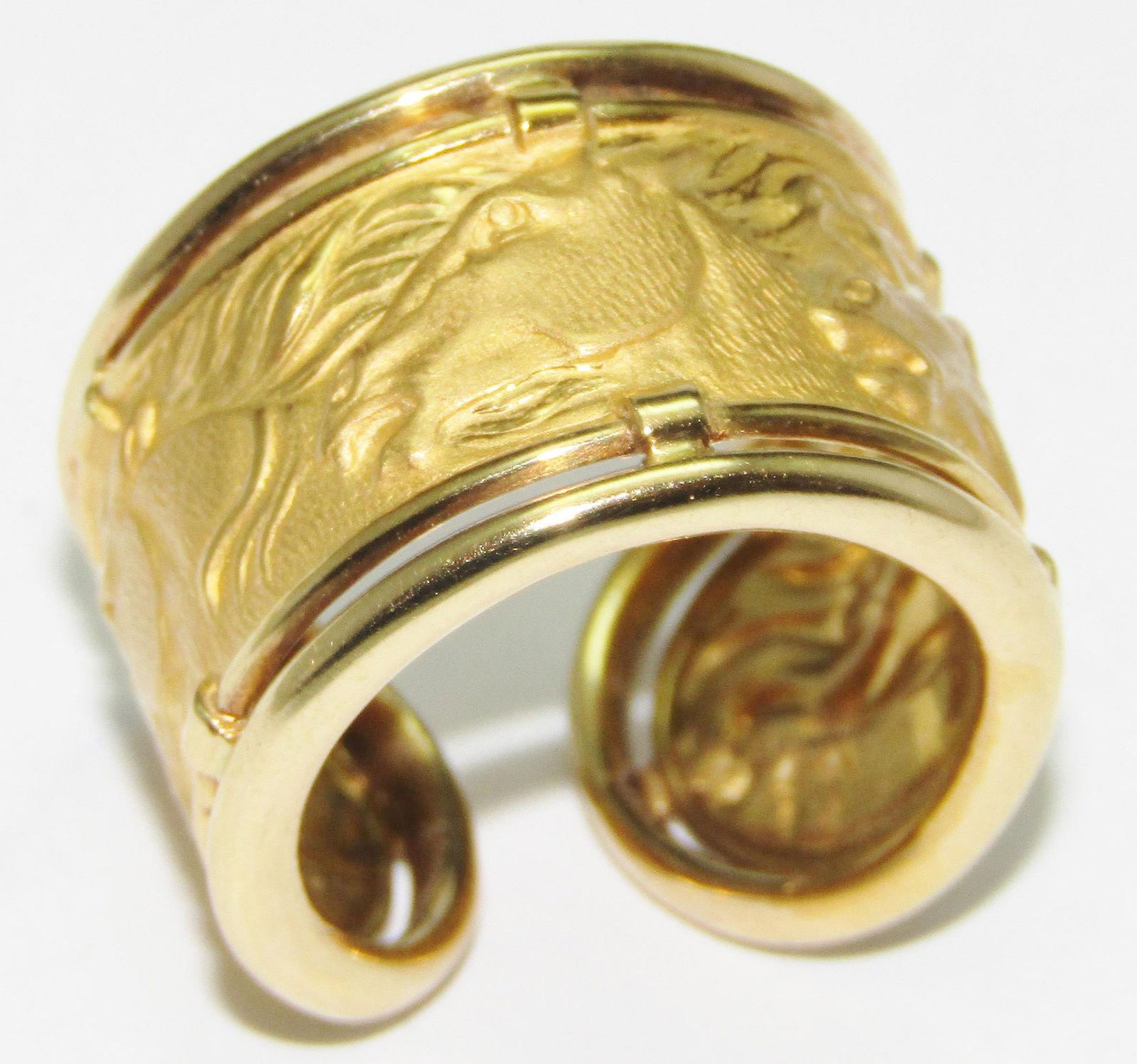 18Kt Gold Horse Head Ring (1 of 1)