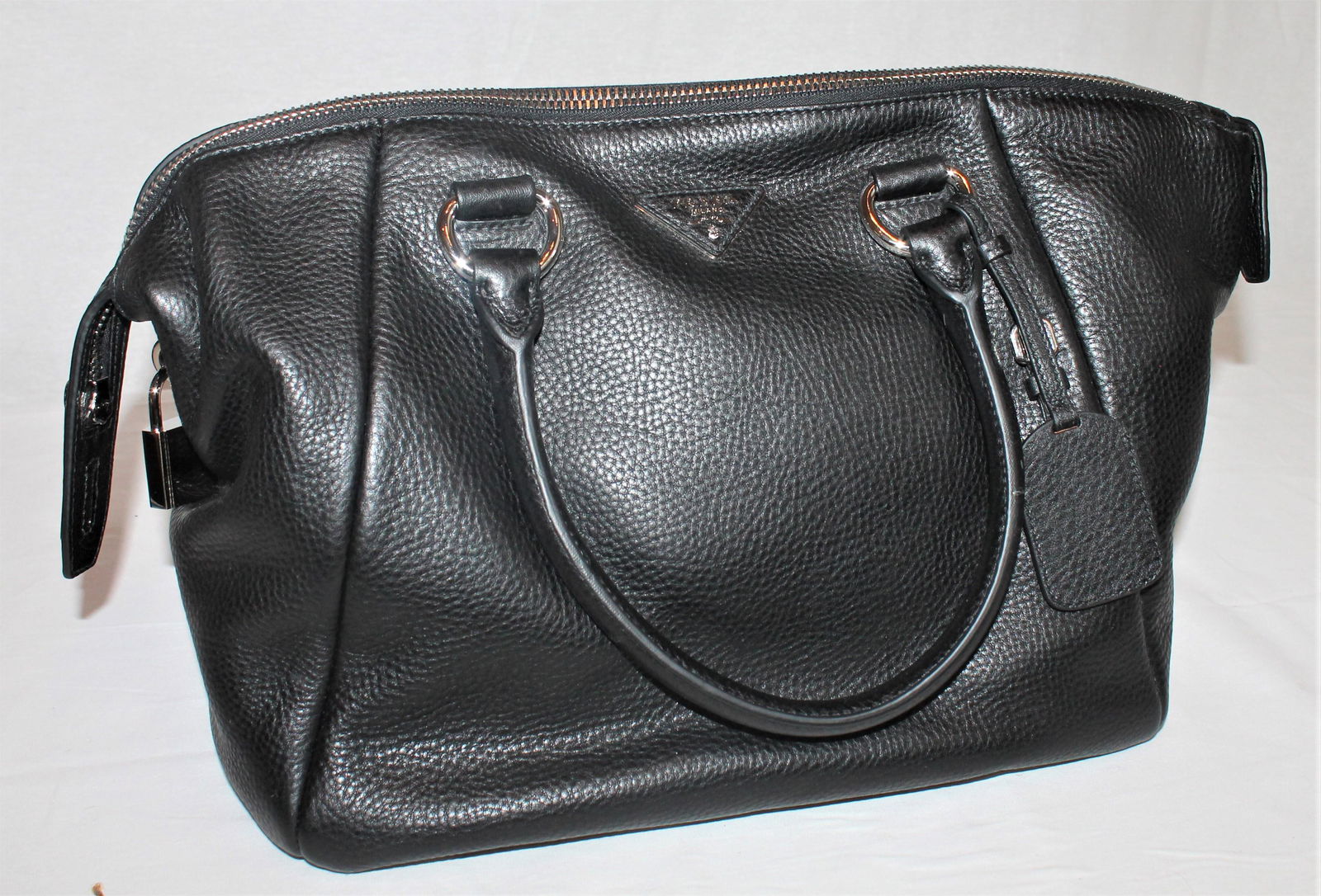 Gorgeous Prada black pebble leather bag (1 of 8)