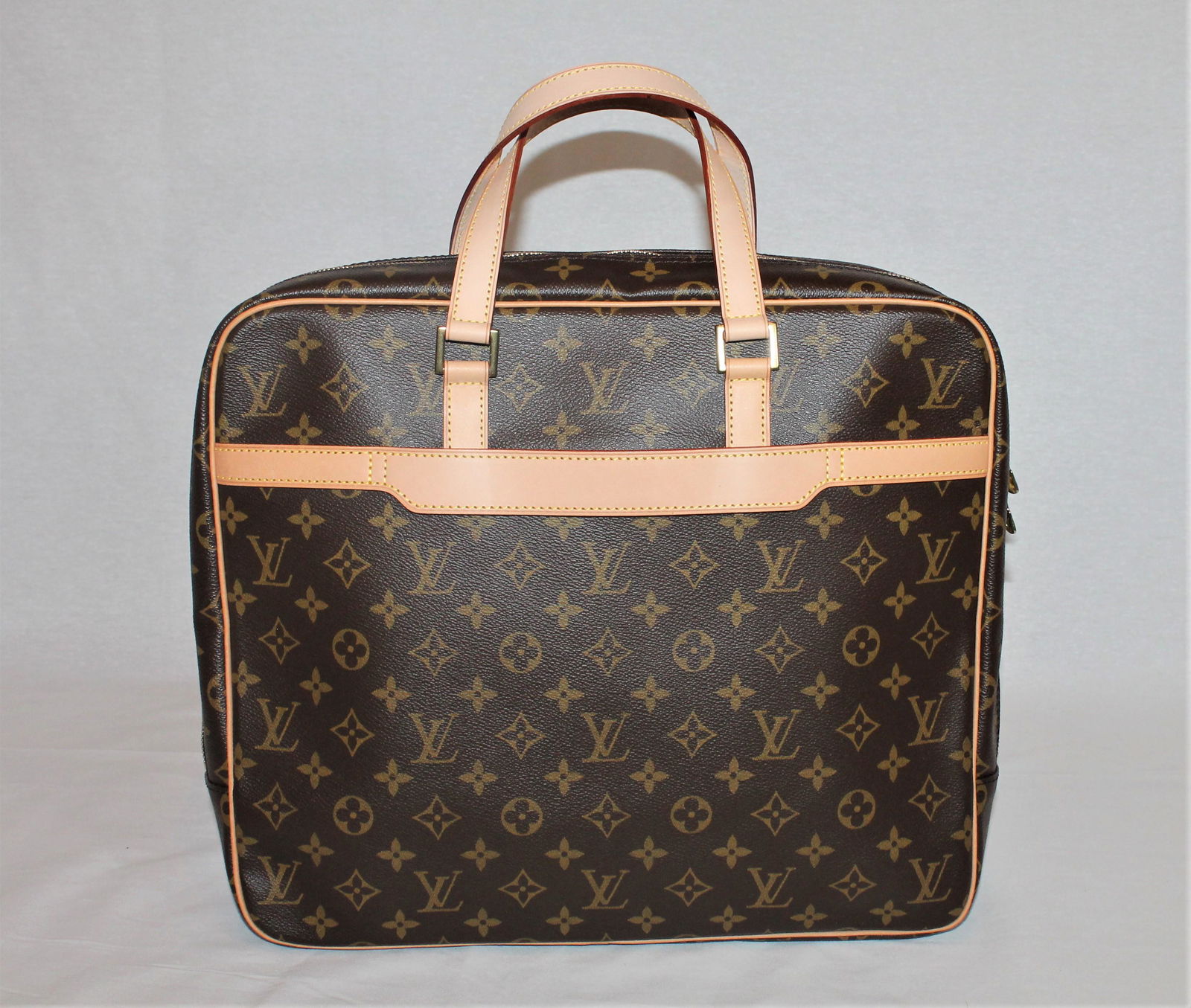 Louis Vuitton Documents bag (1 of 9)