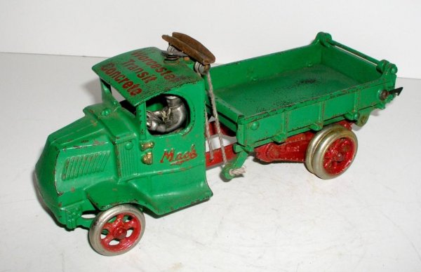 ARCADE PRIVATE LABEL MACK DUMP TRUCK