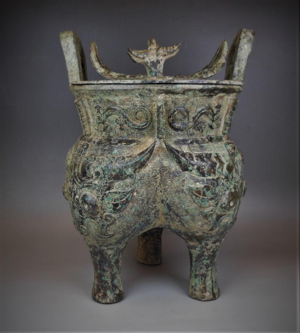 A Chinese archaic bronze ding with lid (have words) (1 of 10)