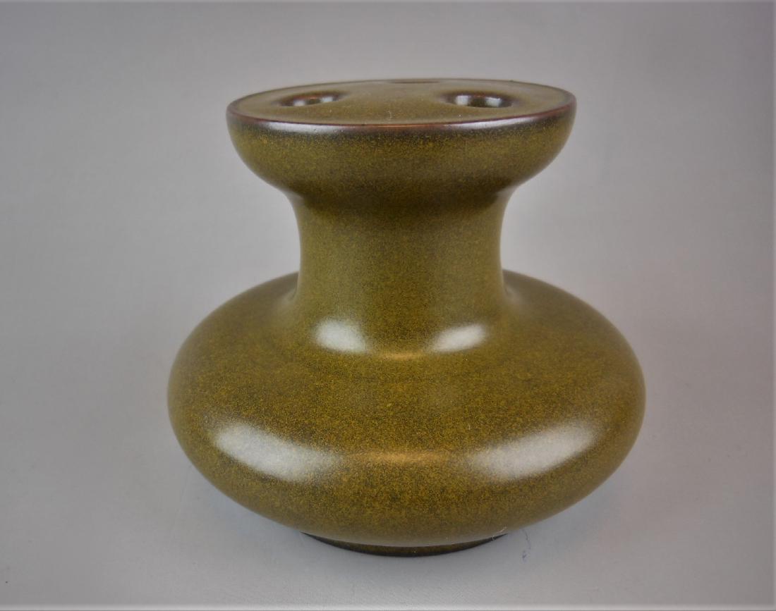 A small Chinese Qing dynasty tea glazed porcelain vase (1 of 8)