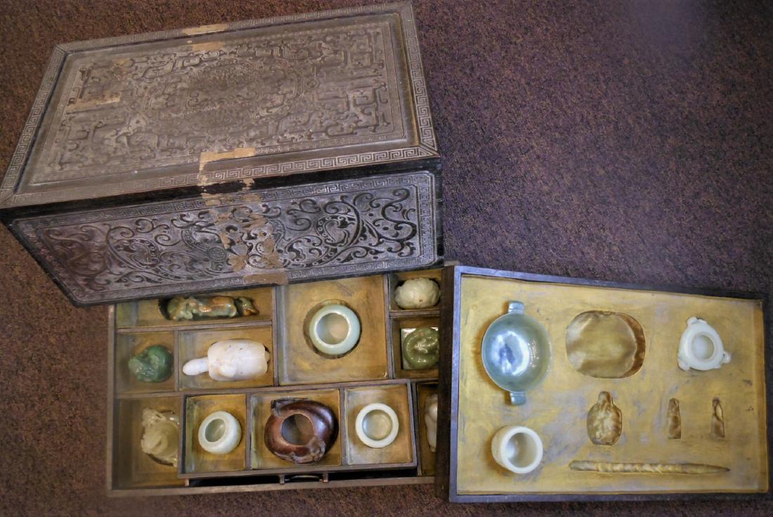 Collection of Chinese jade & wood pieces (1 of 10)