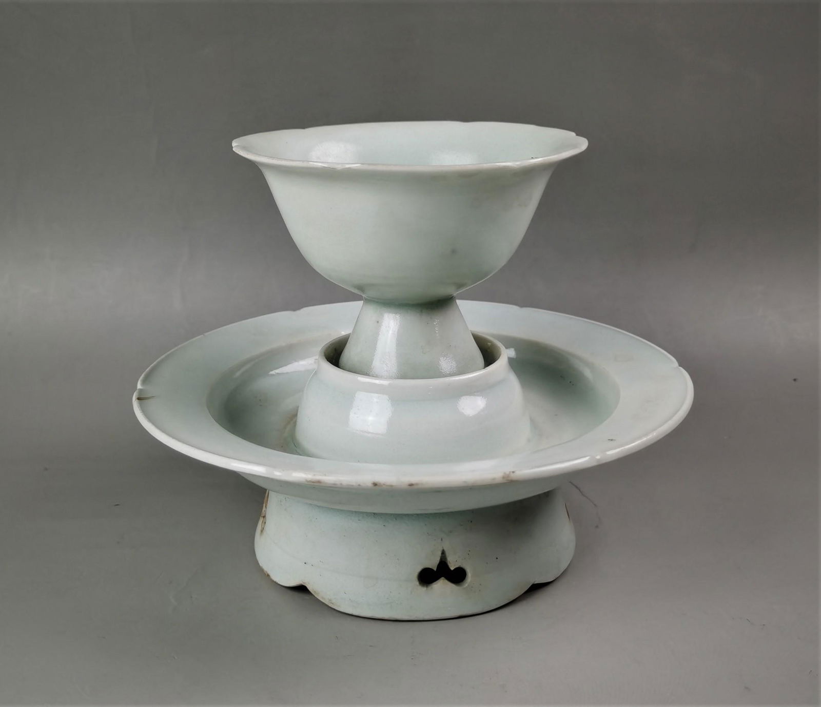 A Chinese Song style Hutian-yao celadon porcelain cup (1 of 9)
