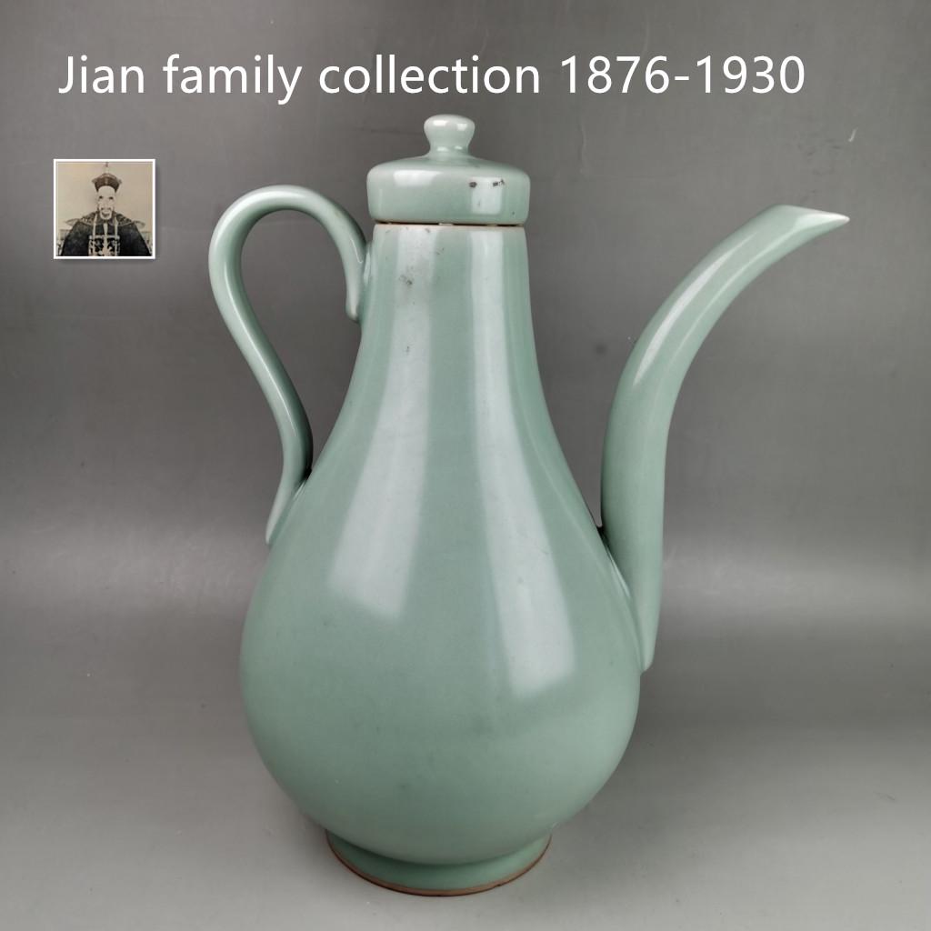 A Chinese Yuan style Longquan-yao teapot (1 of 11)