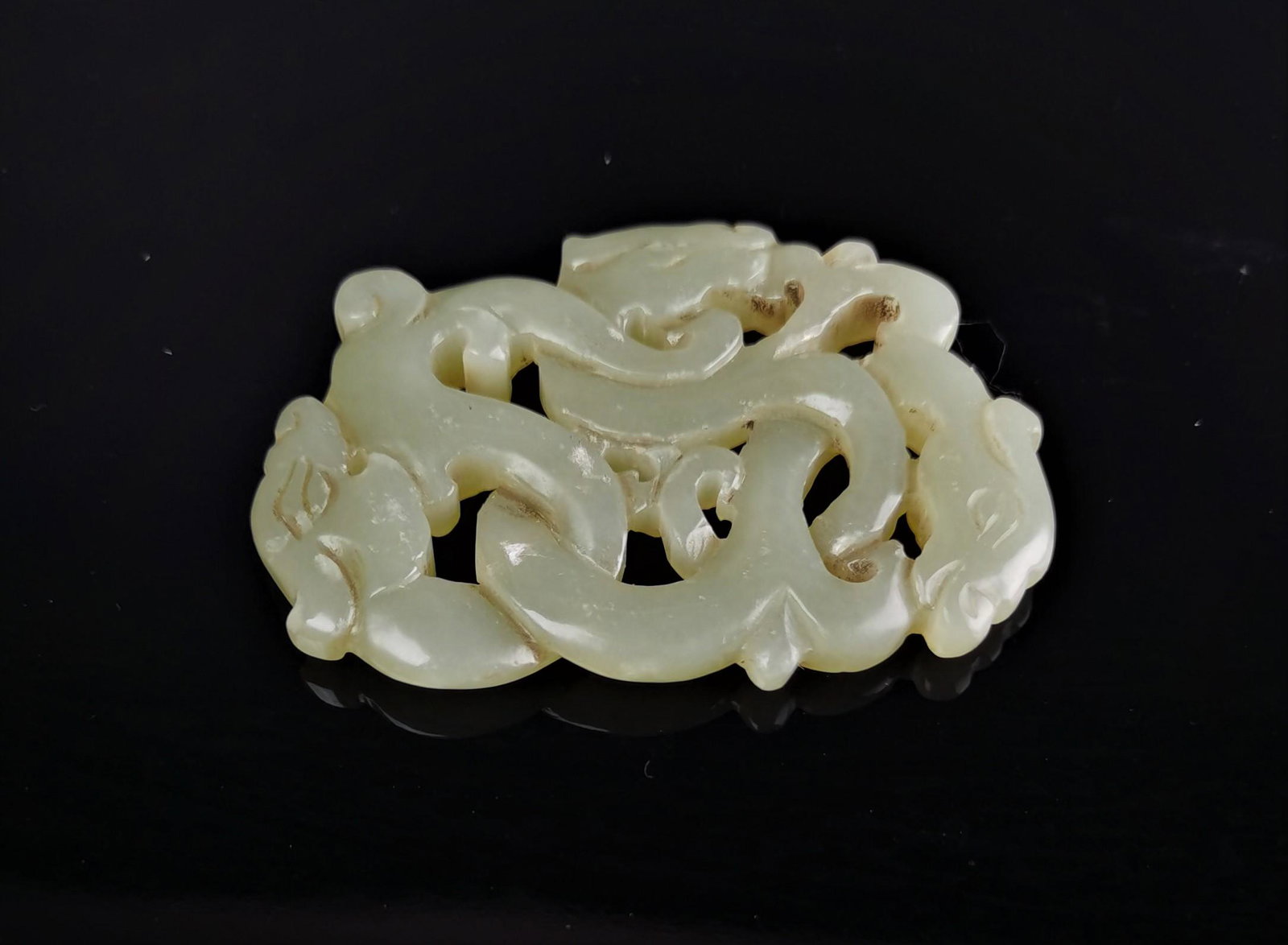 A Chinese hetian white jade pendant: A Chinese hetian white jade pendant 6x4.5cm Shipping: Buyer Pays Shipping Cost. Our gallery helps customers to arrange shipping via USPS. U.S. Bidders: Shipping quote will be included in your invoice;