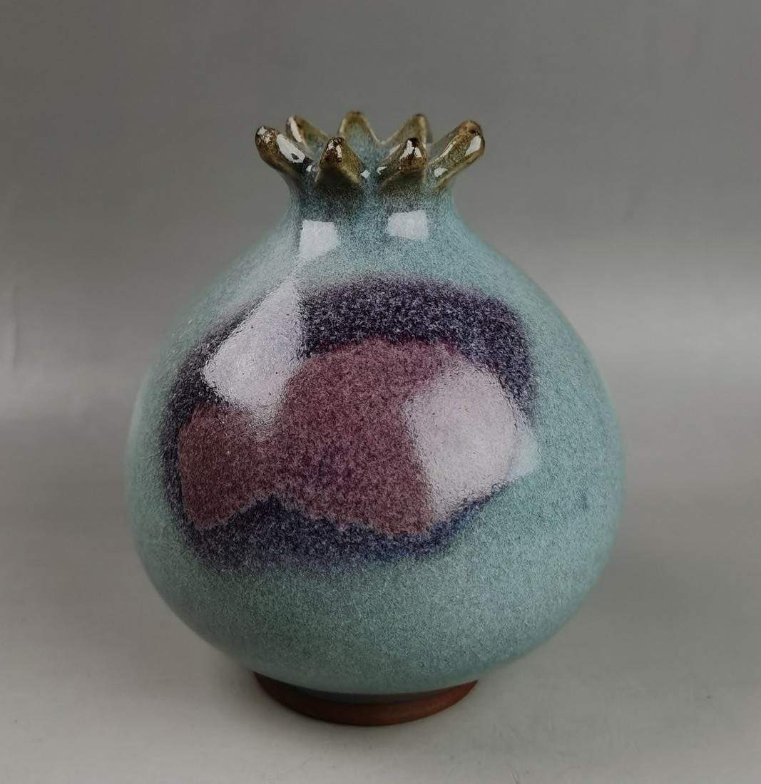 Chinese Jun-yao celadon fambe porcelain pomegranate jar (1 of 8)