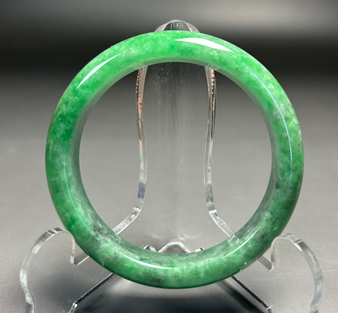 Chinese jadeite like bracelet (1 of 3)