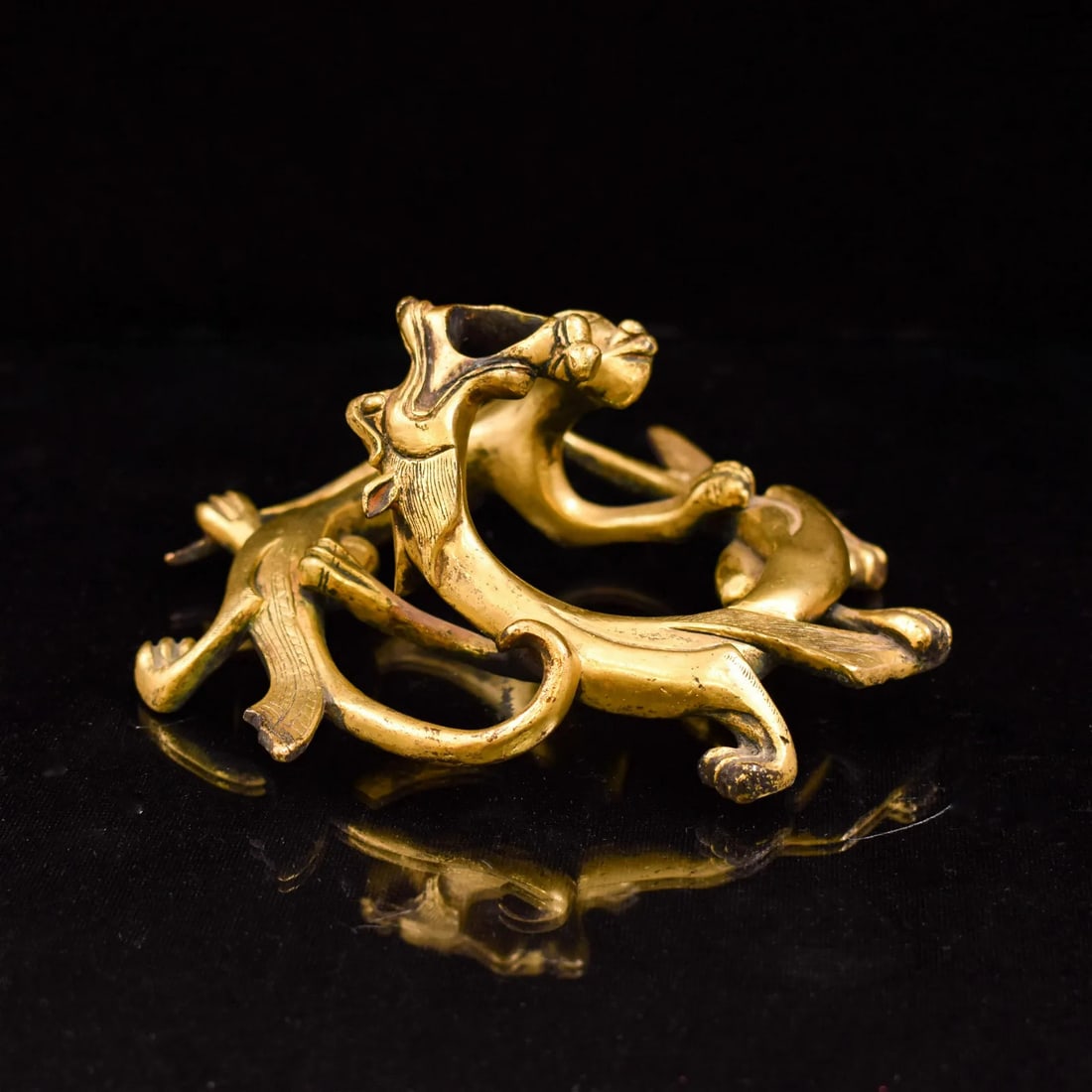 Chinese archaic gilt bronze dragons candlestick (1 of 8)