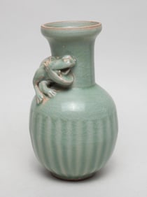 Chinese longquan-yao celadon glazed porcelain vase