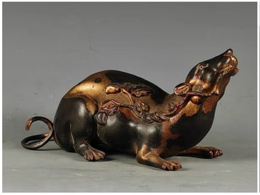 Large Chinese Ming/Qing period gilt bronze Lucky Rat
