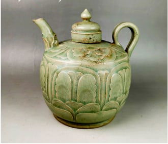 Chinese yaozhou-yao celadon glazed porcelain teapot