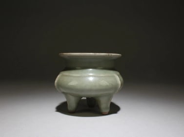 Chinese longquan type porcelain tripod incense burner