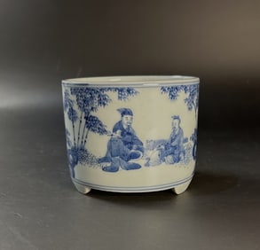 Chinese blue and white tripod porcelain incense burner