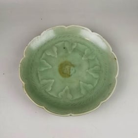 Chinese Longquan-yao celadon glazed plate
