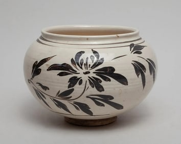 Chinese cizhou-yao white glazed with black flower motif porcelain jar
