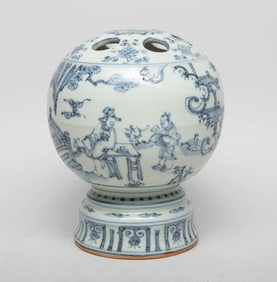 Chinese blue and white porcelain vase