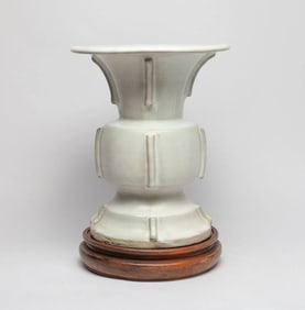 Chinese Jun-yao bluish white glazed porcelain gu