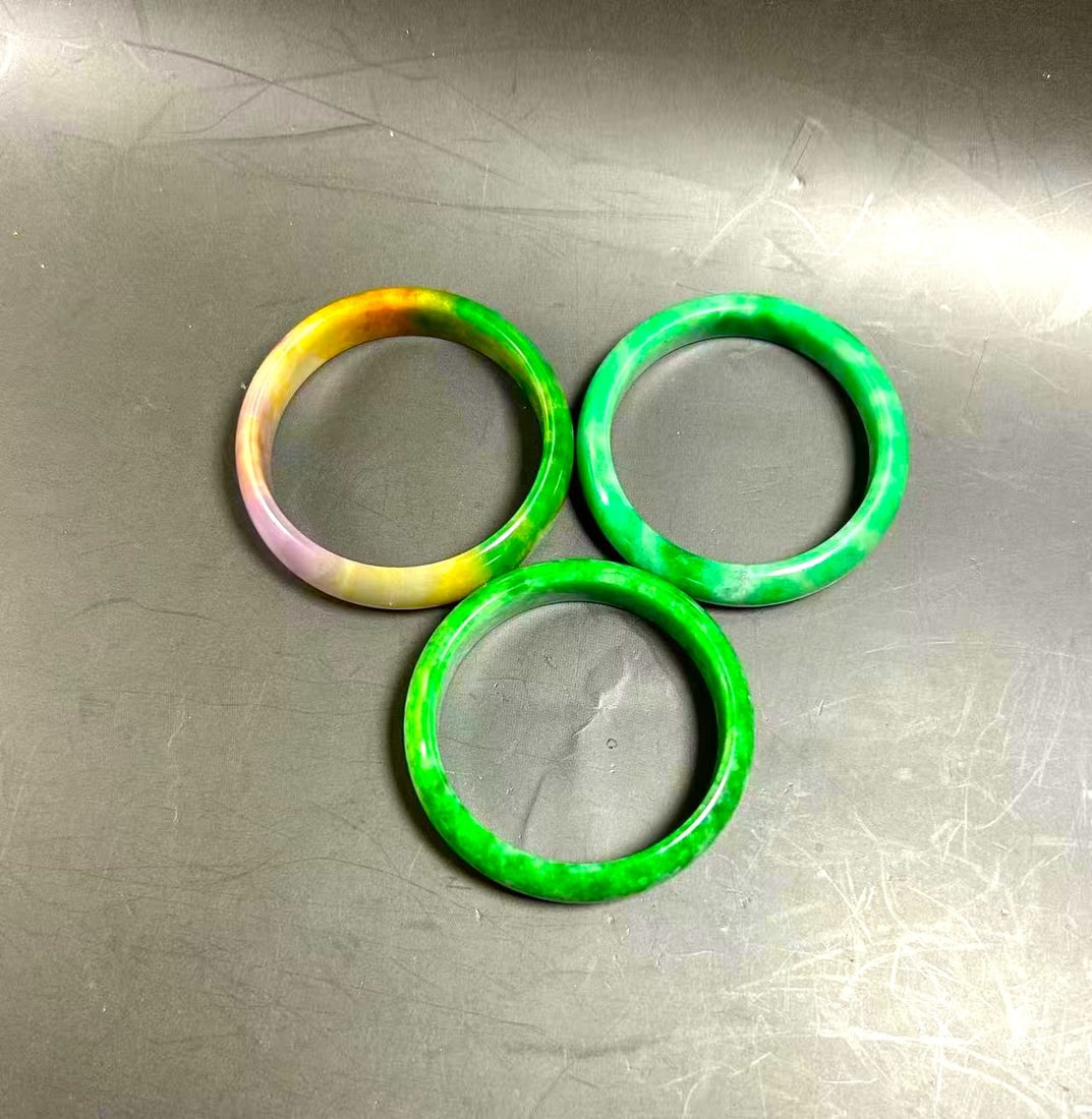 Chinese jadeite like bracelet (1 of 3)