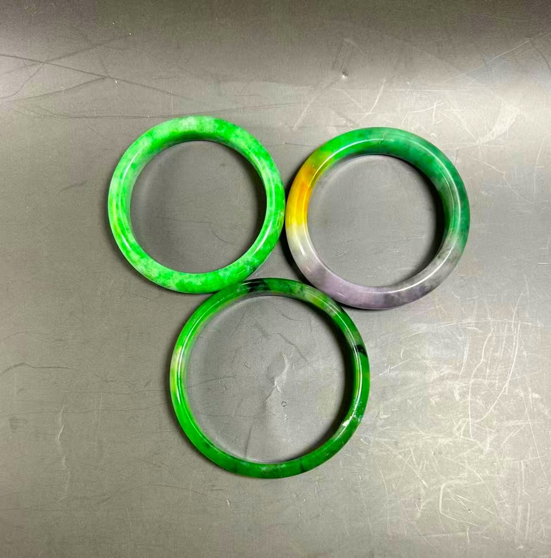 Chinese jadeite like bracelet (1 of 3)