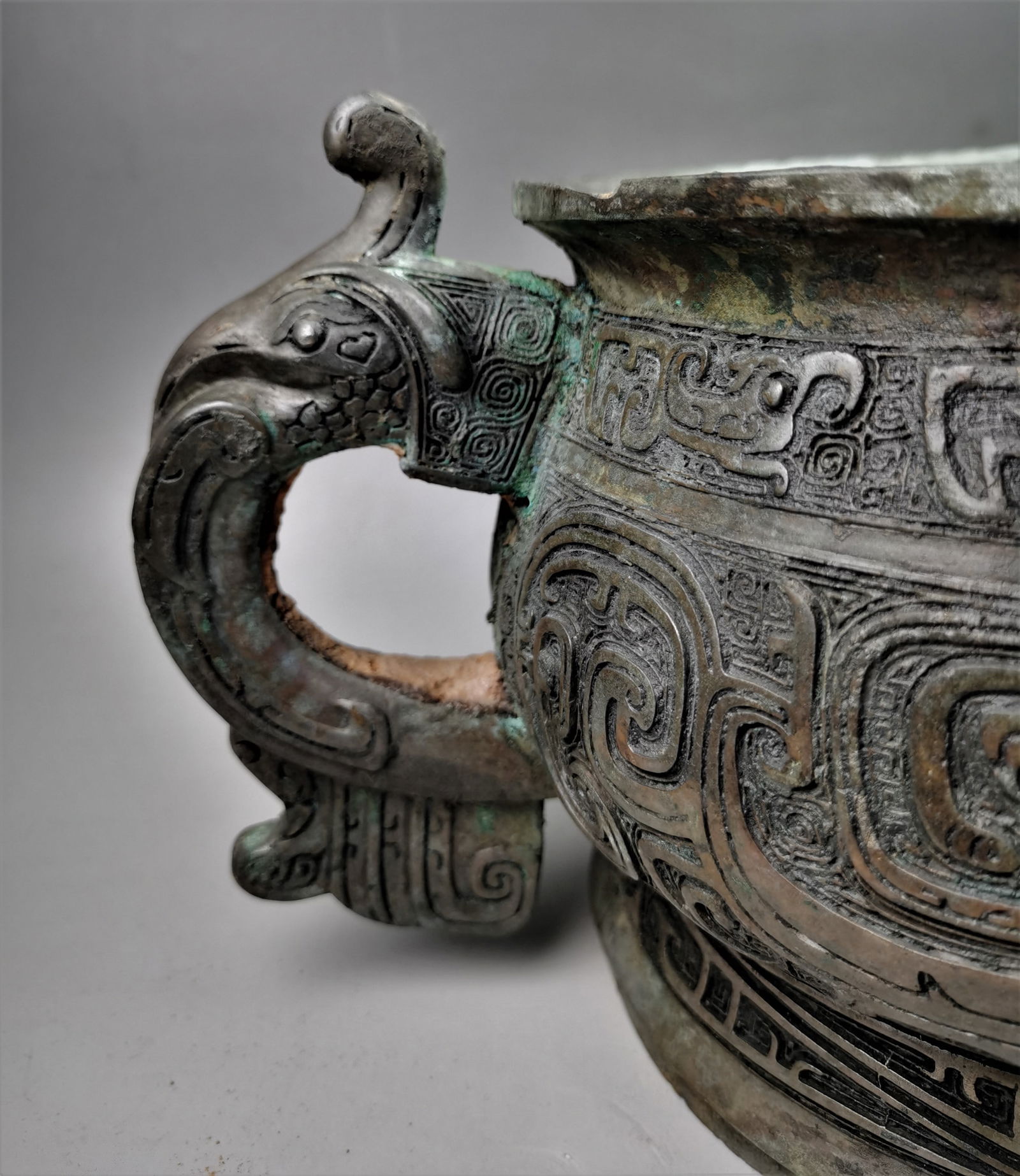 Chinese bronze gui - 6