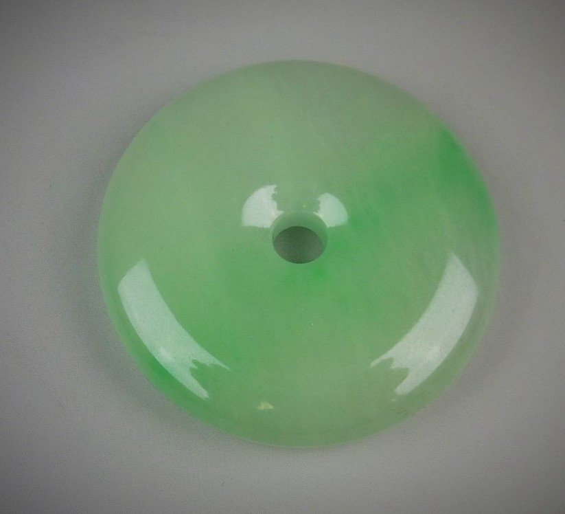 A Chinese jade pendant (1 of 4)