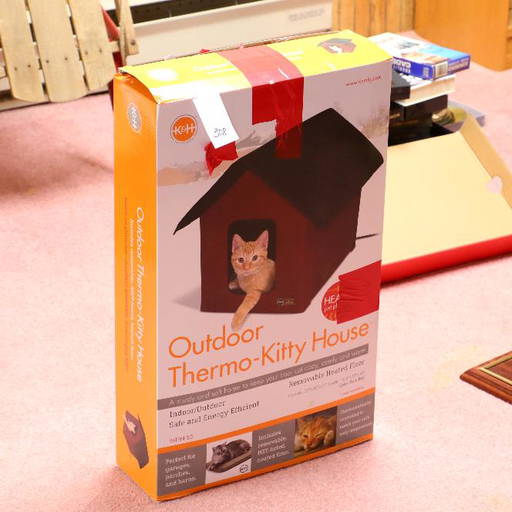 Brand New And Unused Outdoor Thermo Kitty House