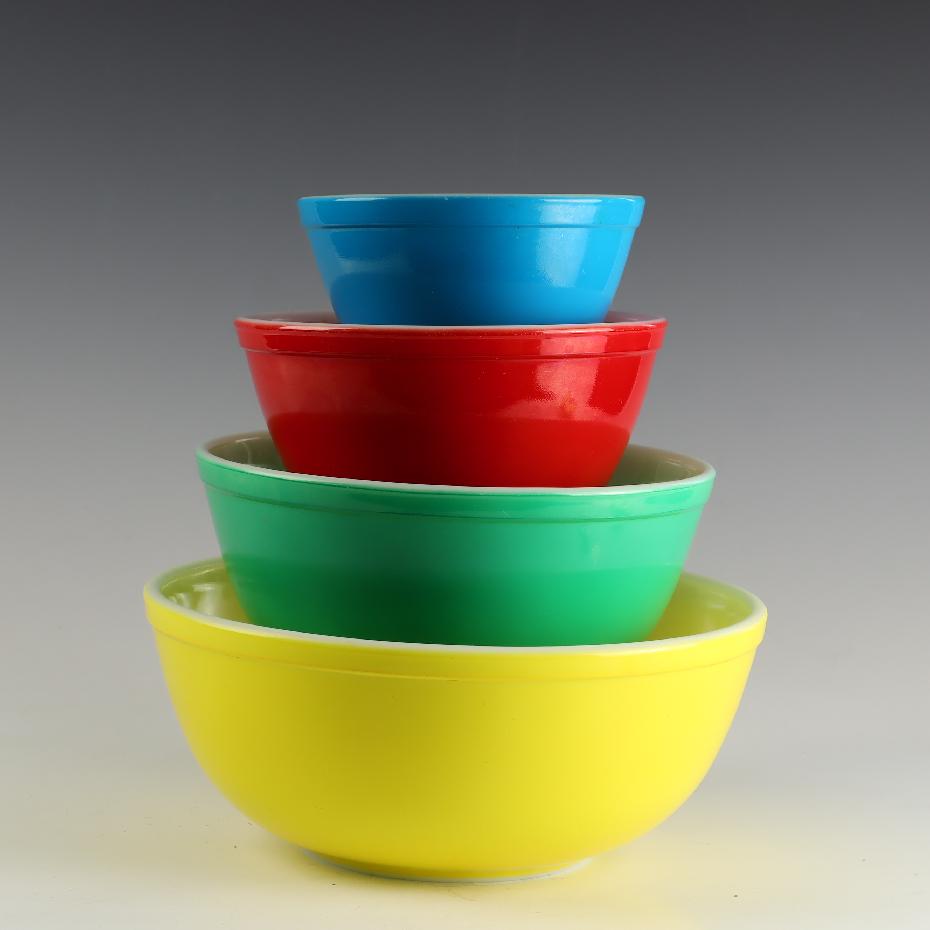 Vintage 4 Pyrex nesting bowls (1 of 3)