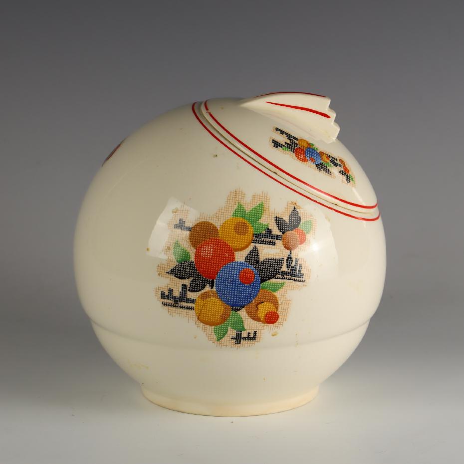 Vintage cookie jar: Vintage cookie jar