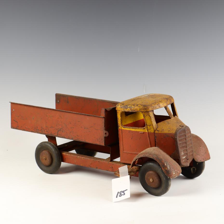 Antique Structo Toys Dump Truck original paint (1 of 3)