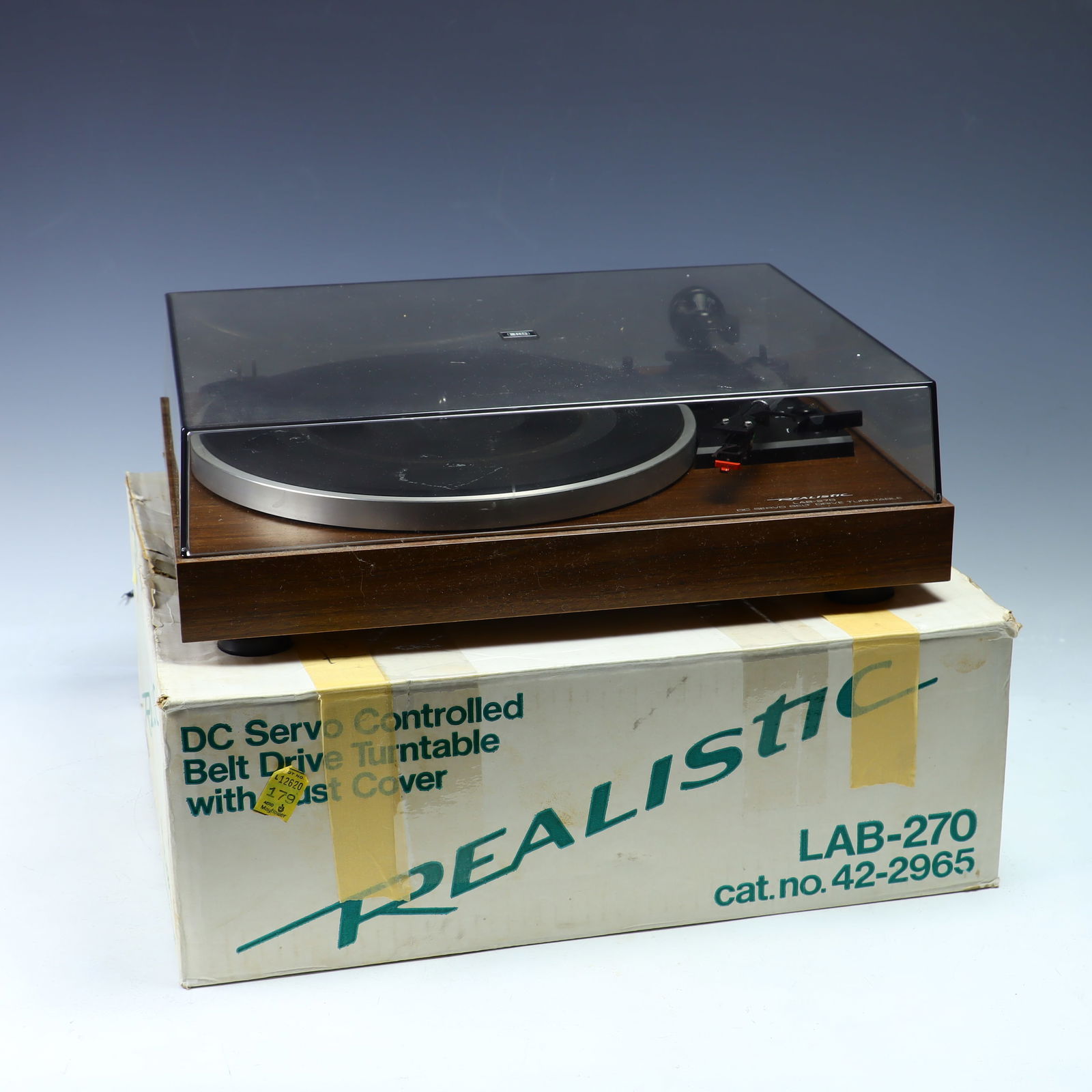 Vintage Realistic Lab-270 belt drive turntable (1 of 4)