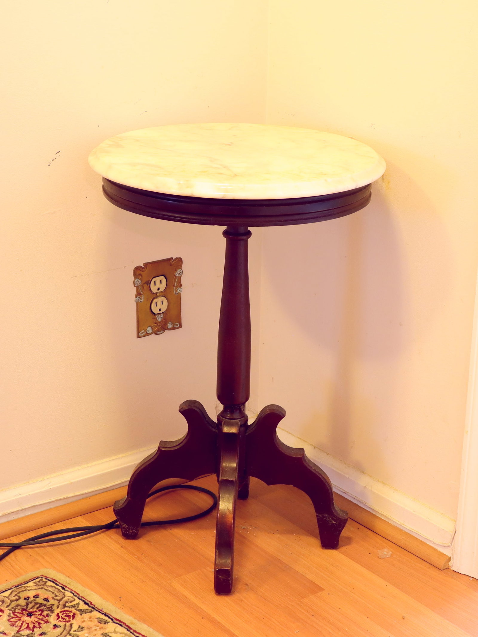 Antique round marble top table (1 of 1)