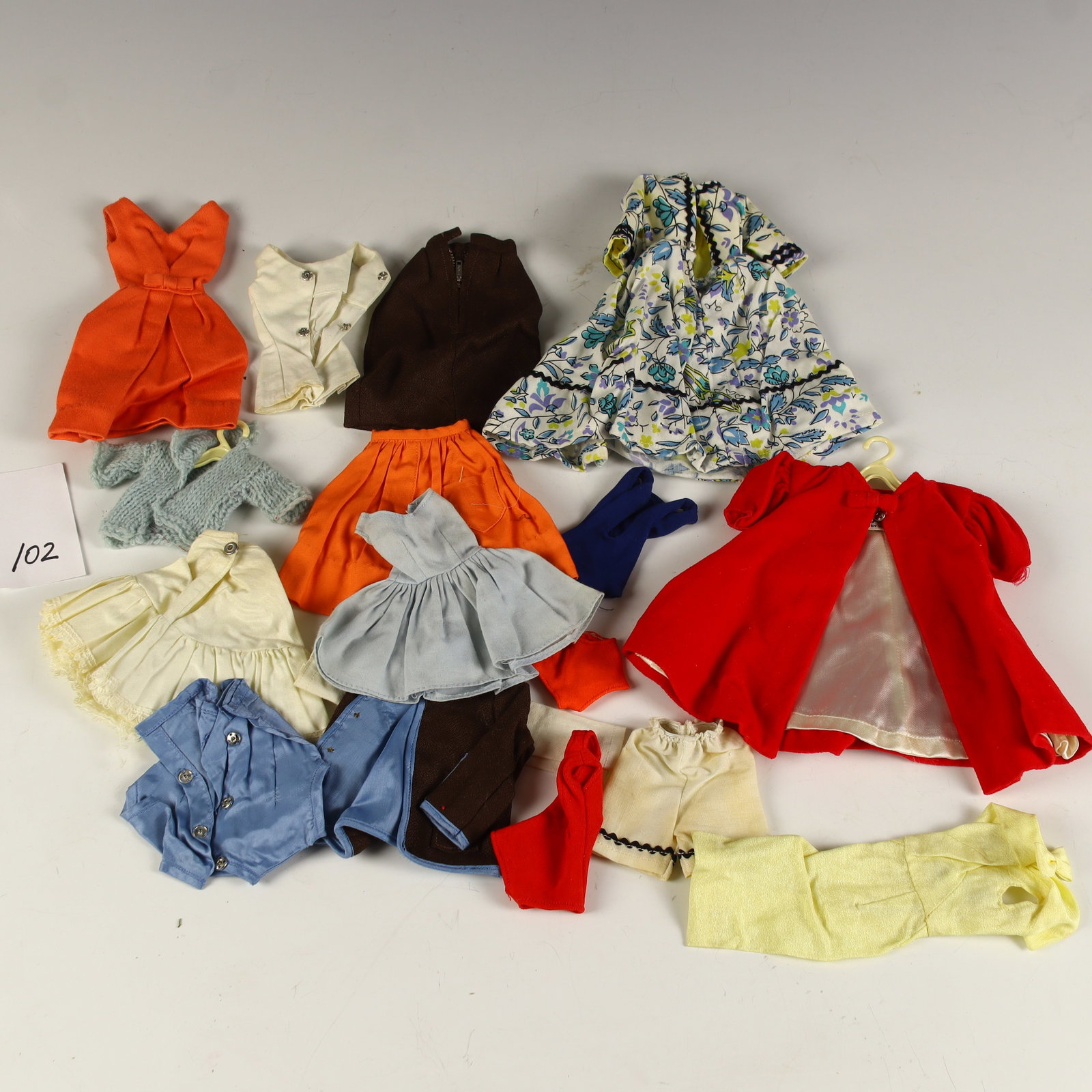 Large lot of vintage Barbie Outfits: Large lot of vintage Barbie Outfits
