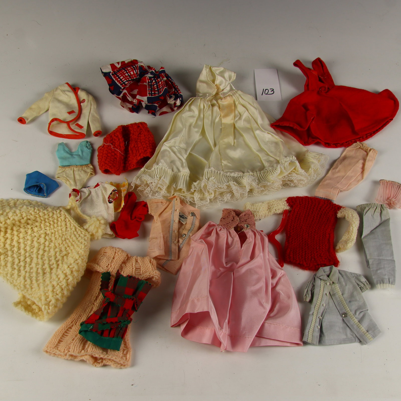 Lot of Vintage Barbie Outfits: Lot of Vintage Barbie Outfits