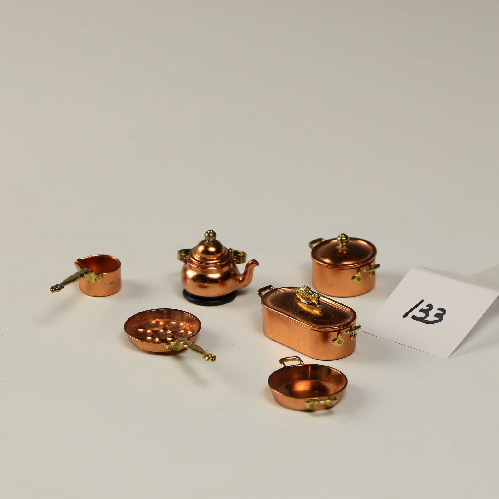 Vintage Copper cookware miniatures (1 of 1)