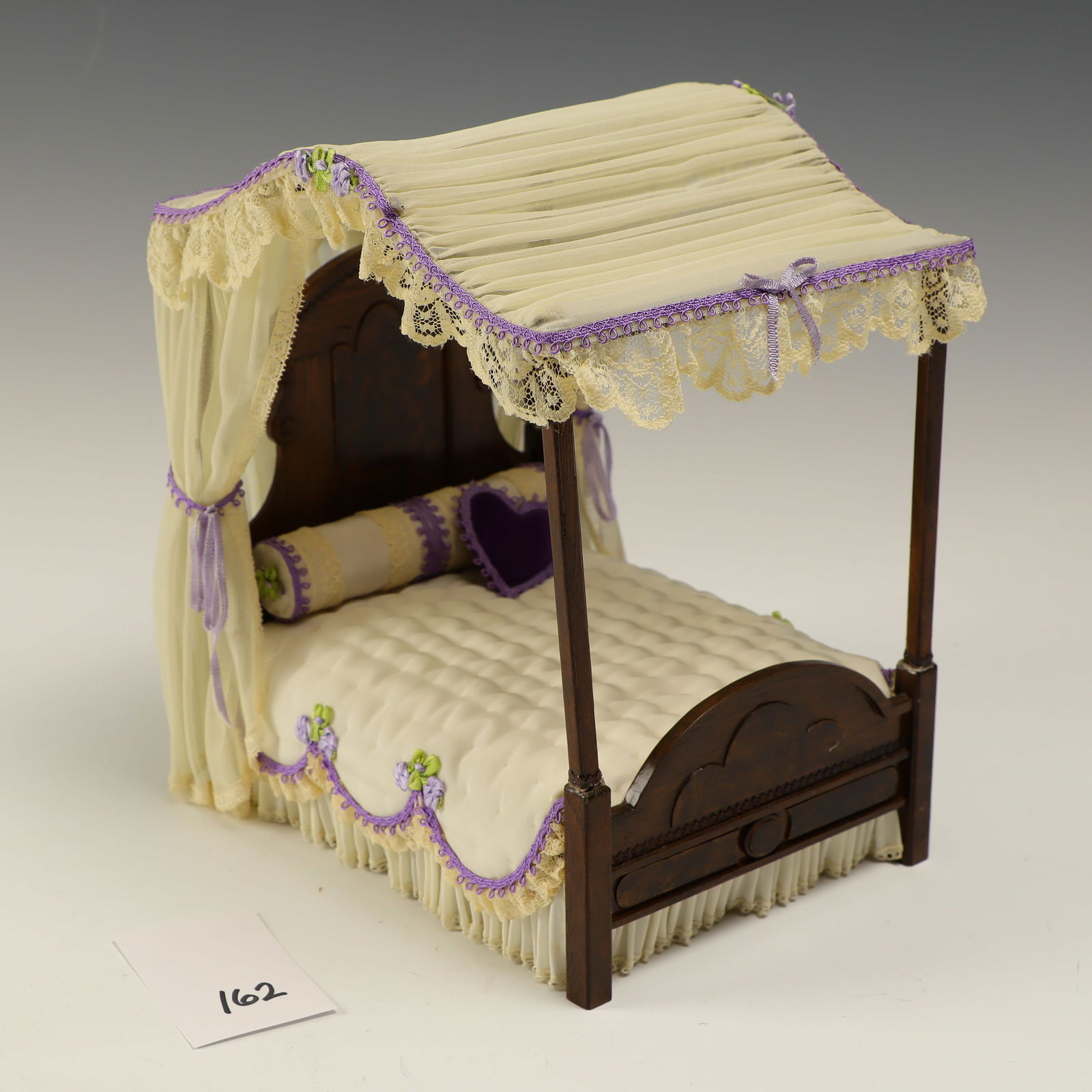 Bonnie Sanford handmade dollhouse bed (1 of 1)