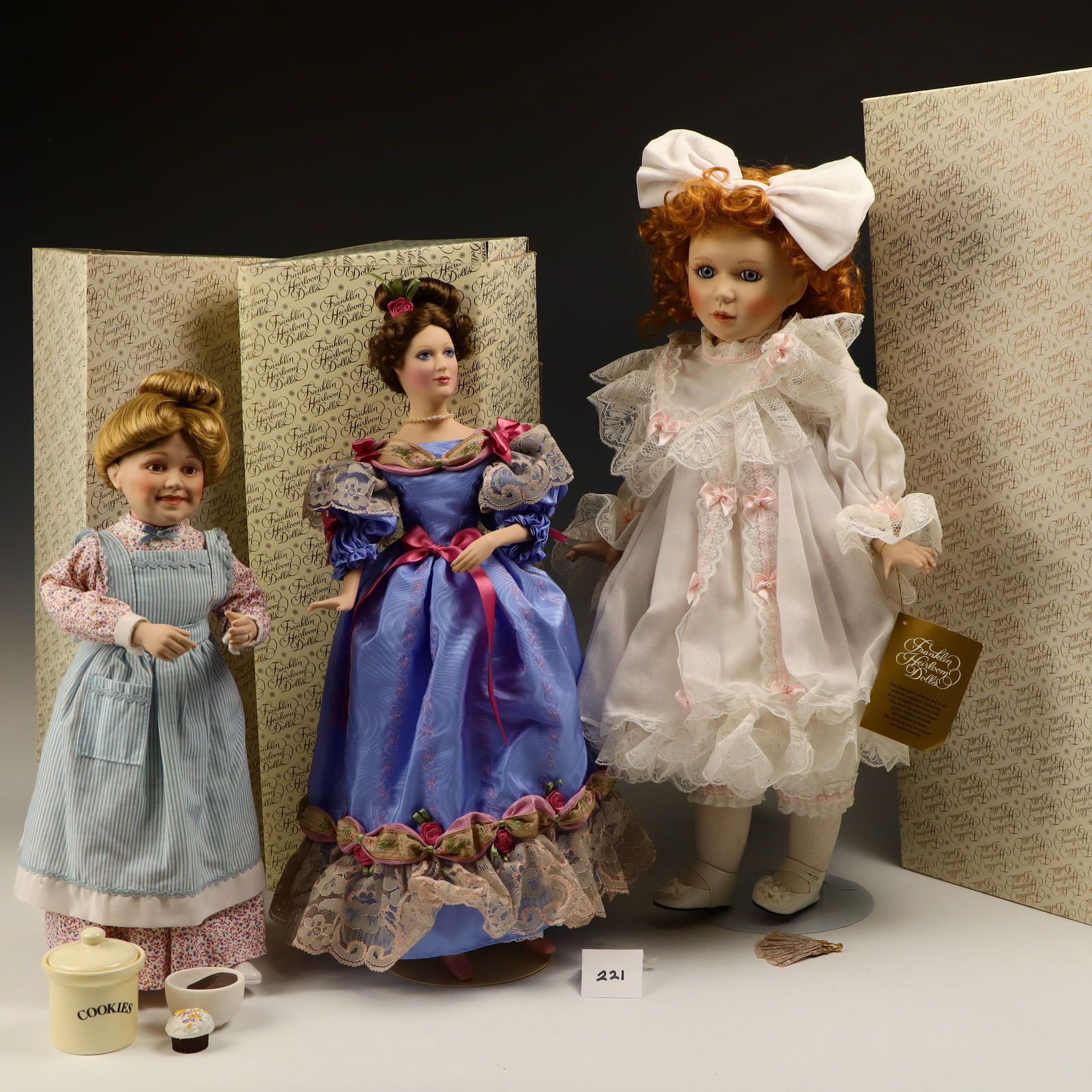 Franklin Heirloom Dolls in FHD Box (1 of 2)