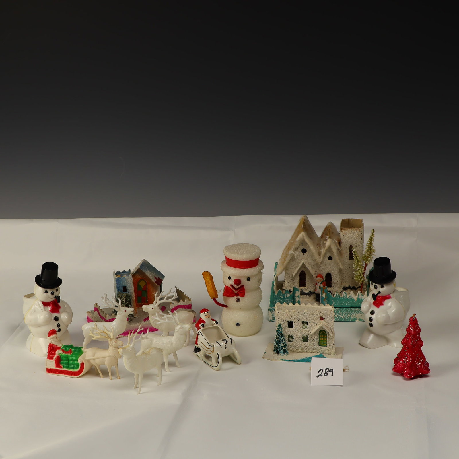 Lot of vintage Christmas dÃ©cor (1 of 1)