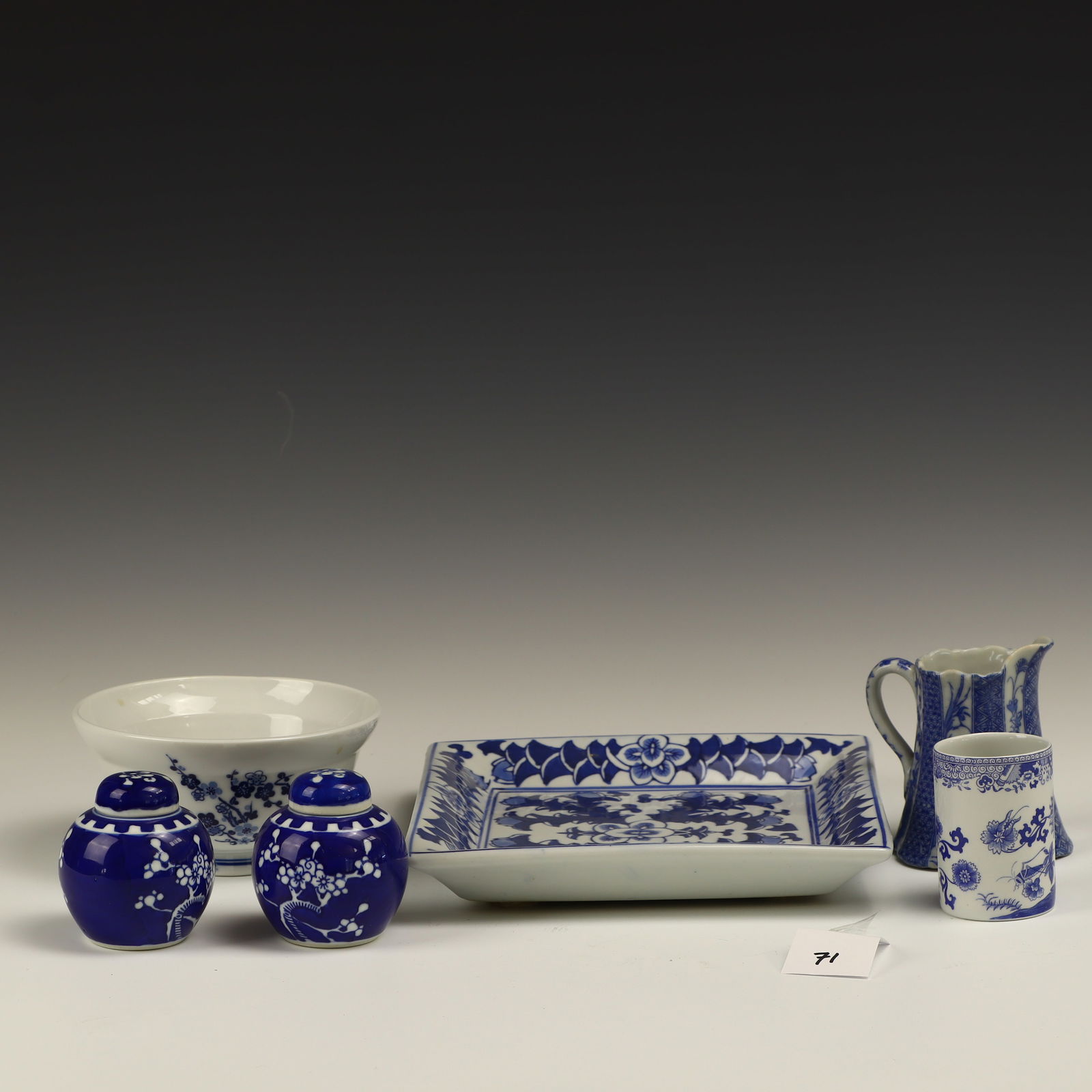 Blue and white Japanese lot and a Spode grasshopper toothpick holder (1 of 2)