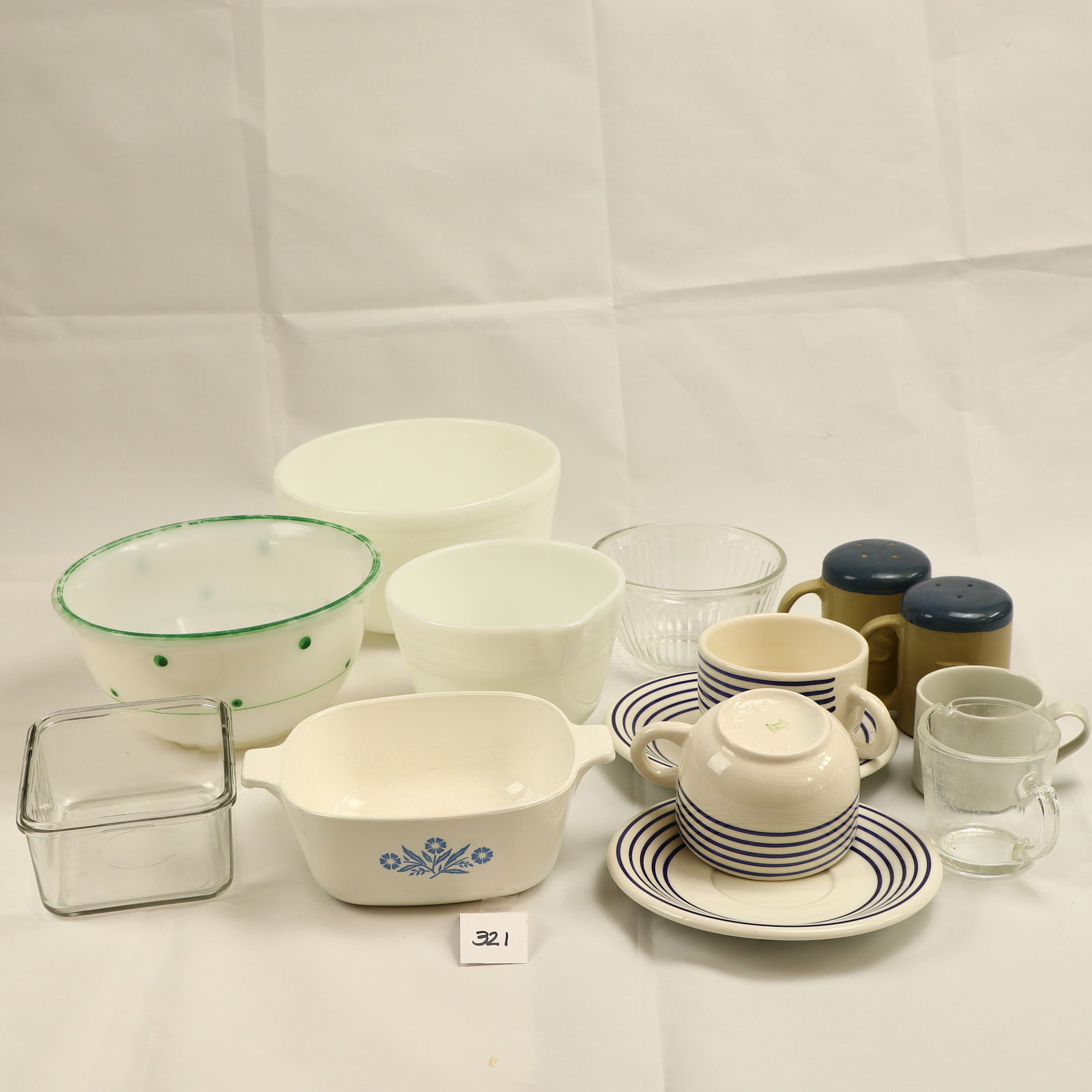 Lot of various items (1 of 1)