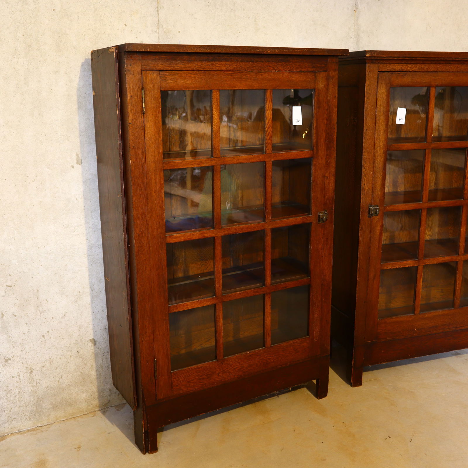Antique display case (1 of 2)