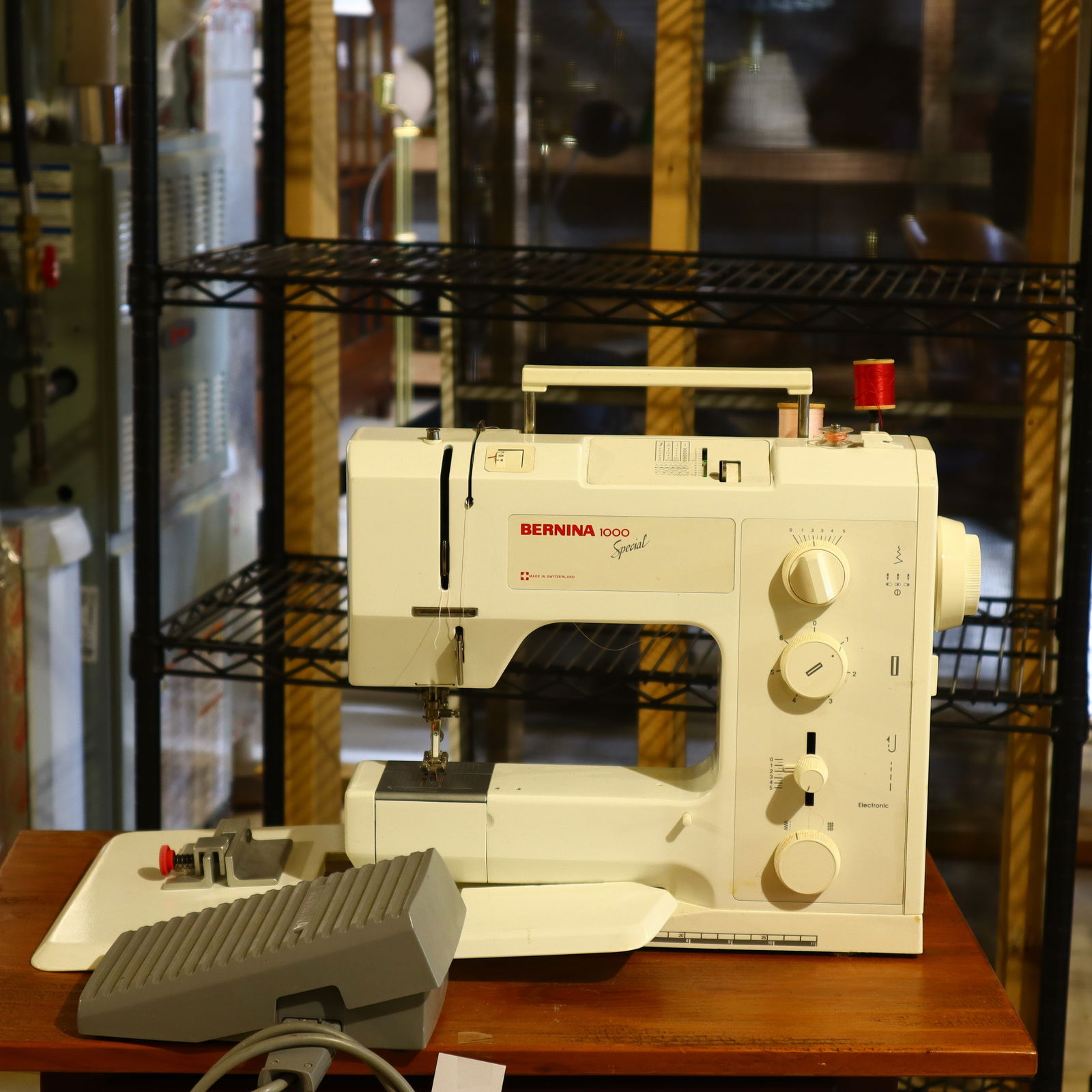 Bernina 1001 electric sewing machine (1 of 3)