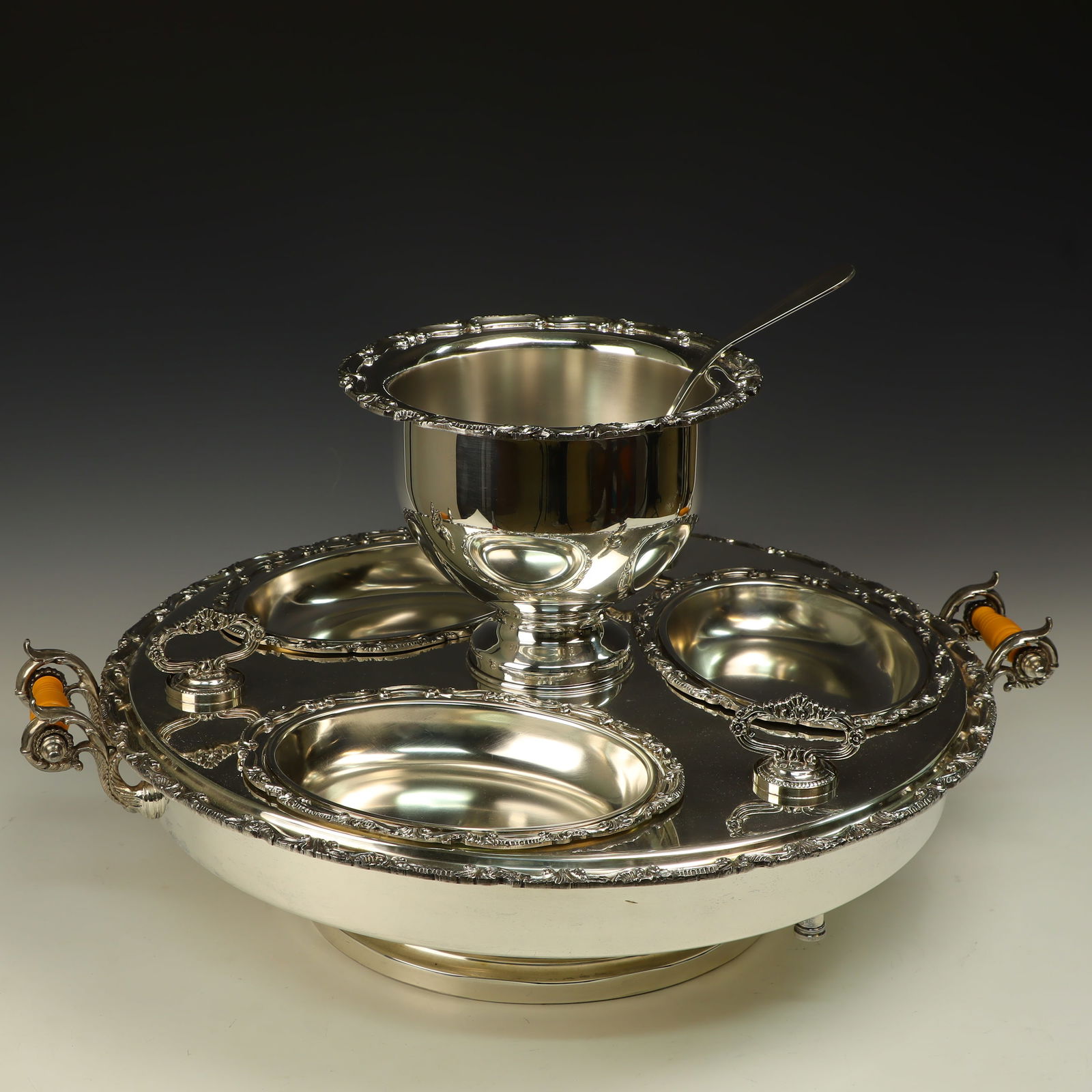 Sheridan Silver Plate food service tray with removable bowls (1 of 2)