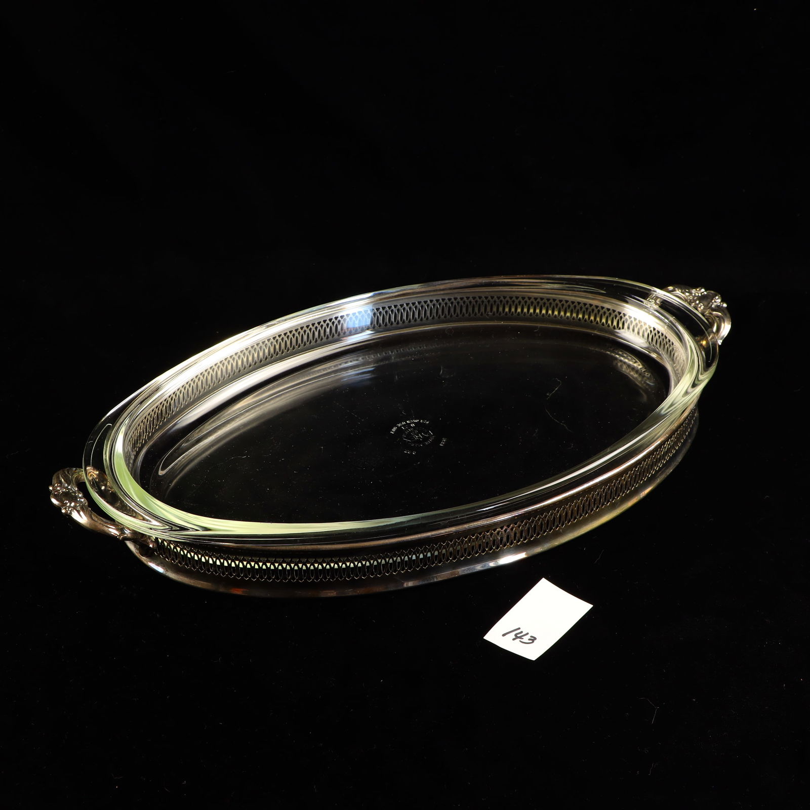 Oval Pyrex serving dish/bakeware: Oval Pyrex serving dish/bakeware 20X10 inches