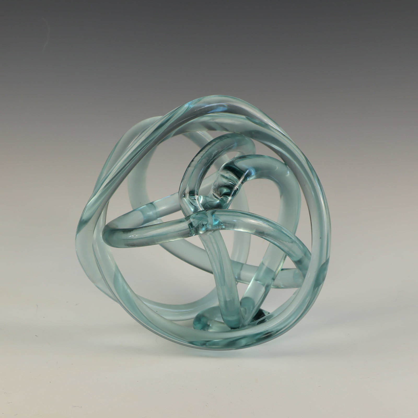 Hand formed art glass sculpture: Hand formed art glass sculpture 9.5 inches wide, appears undamaged and unsigned