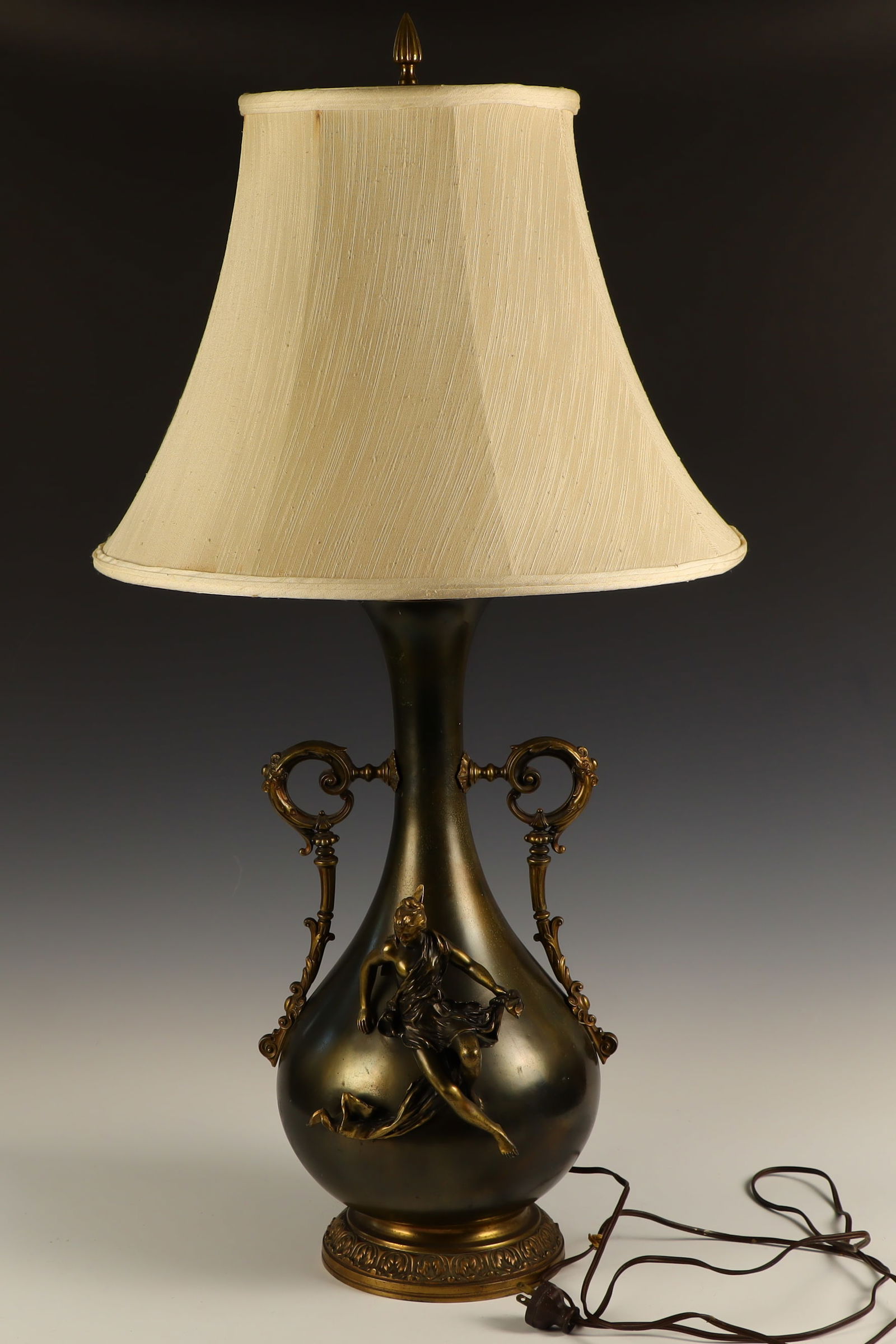 Antique bronze sculptured lamp (1 of 4)