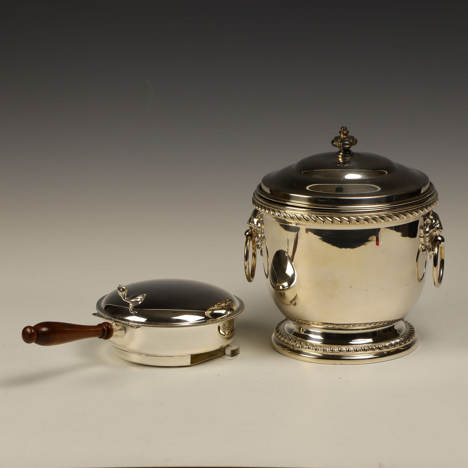 Vacuum insulated ice bucket Thule Silver Co and Sheffield crumb pan with brush (1 of 3)